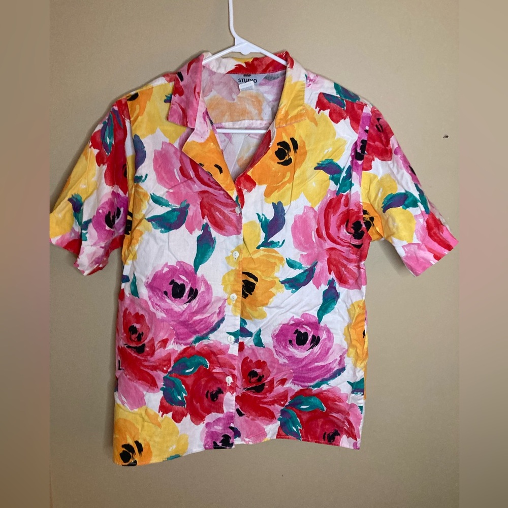 Sgs studio floral top size 10 with shoulder pads